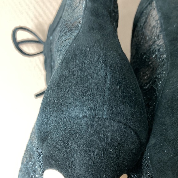 Gianvito Rossi Rebecca lace and suede lace-up heeled booties. - Picture 10 of 13